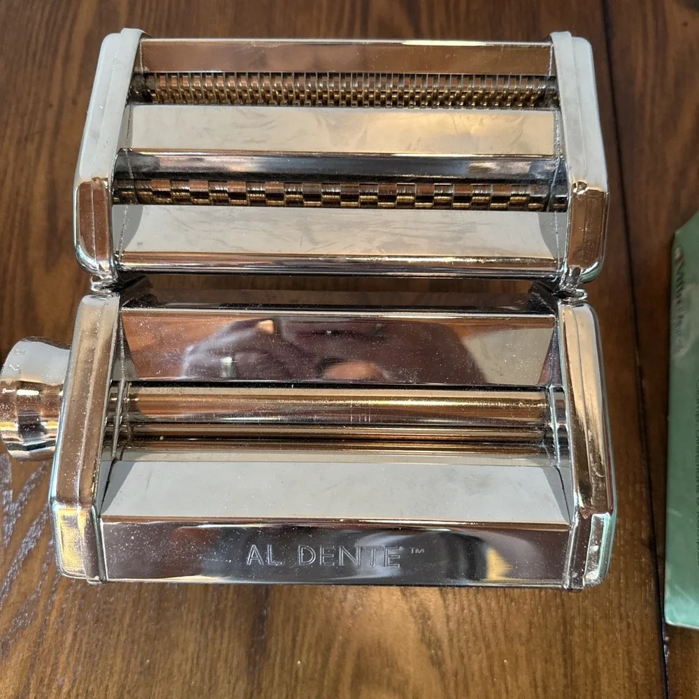 Villaware Al Dente Italian Manual Pasta Machine No. 177, 7 Thickness Settings